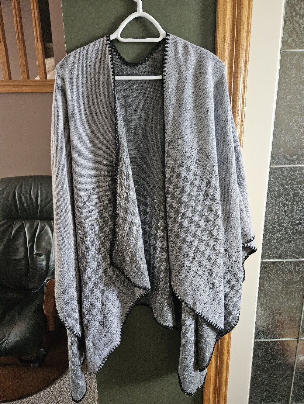 Women's Gray Patterned Knit Shawl with Black Trim